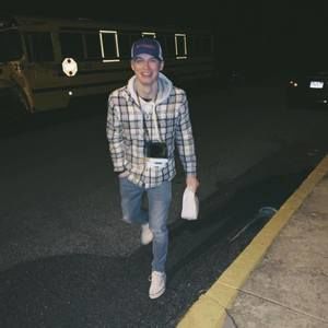 Meet your Posher, Julian